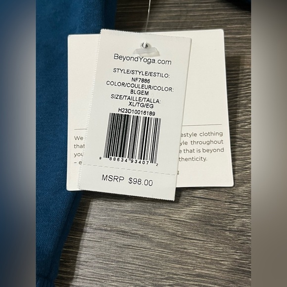 *NWT* BEYOND YOGA UPLIFT CROPPED PULLOVER BLUE GEM - Picture 5 of 8